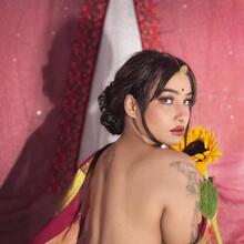  Nude