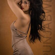  Nude
