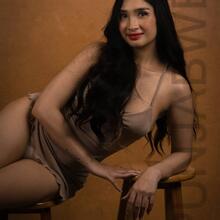  Nude