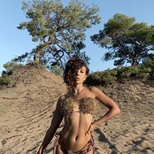  Nude