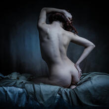  Nude
