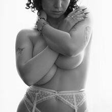  Nude