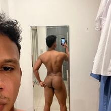  Nude