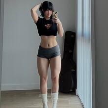  Nude