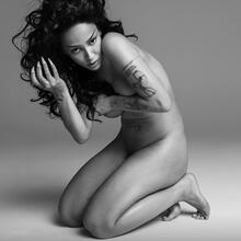  Nude