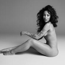  Nude