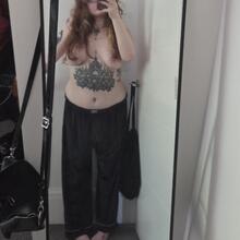  Nude