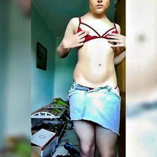  Nude
