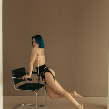  Nude