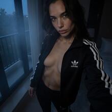  Nude