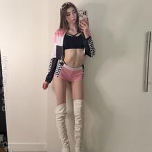  Nude