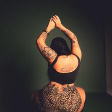  Nude