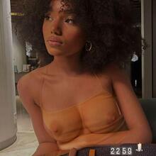  Nude