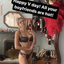  Nude