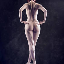  Nude