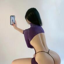  Nude