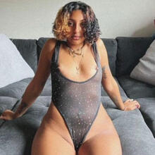  Nude