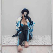  Nude