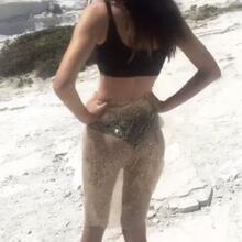  Nude