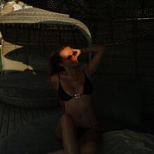  Nude