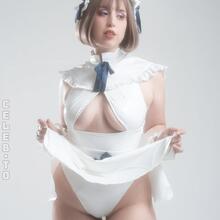  Nude