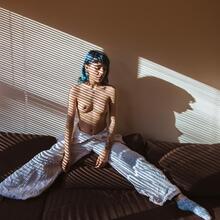  Nude