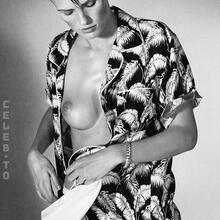  Nude