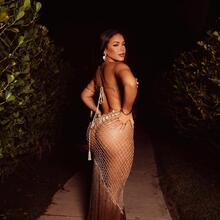  Nude