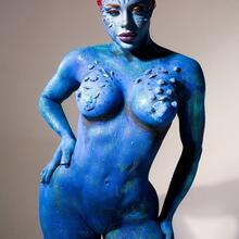  Nude