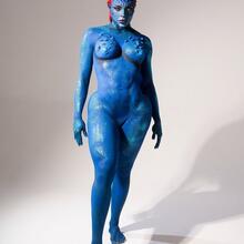 Nude