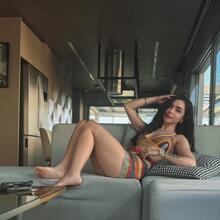  Nude