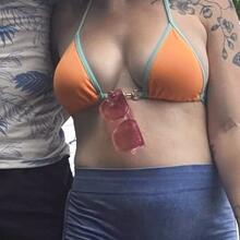  Nude