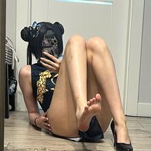  Nude