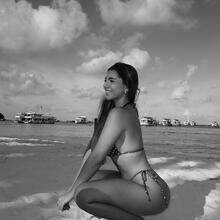  Nude