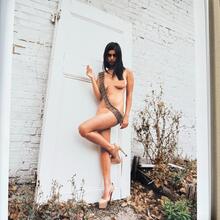  Nude
