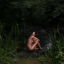  Nude