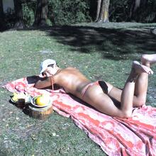  Nude