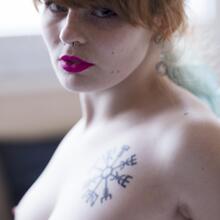  Nude