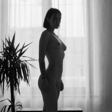  Nude