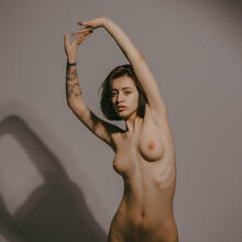  Nude