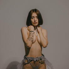  Nude