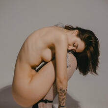  Nude