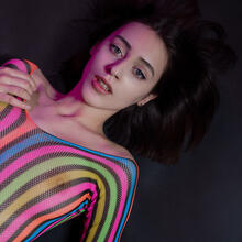 Nude
