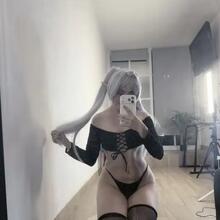  Nude