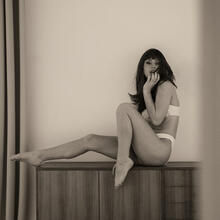  Nude