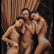  Nude
