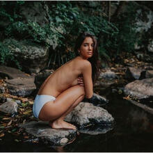 Nude