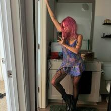  Nude