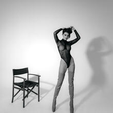  Nude