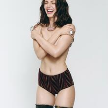  Nude